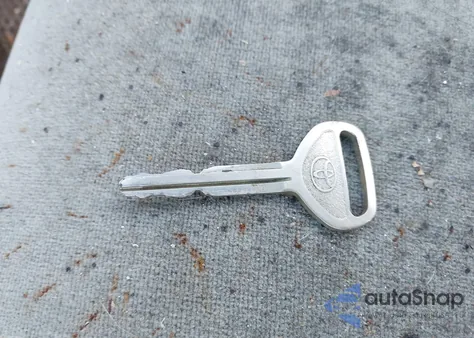 1993 Toyota Camry Le z USA, uszkodzony, nr VIN 4T1SK12E6PU304479